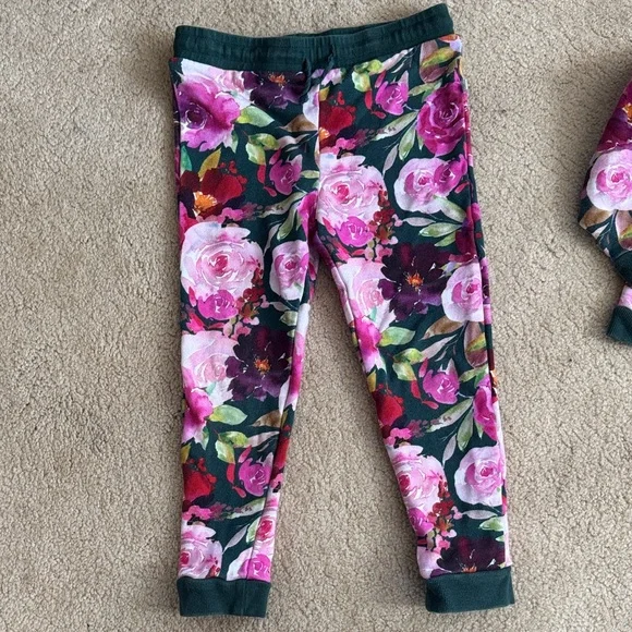Posh Peanut Floral Sweatsuit 7 - Picture 5 of 7
